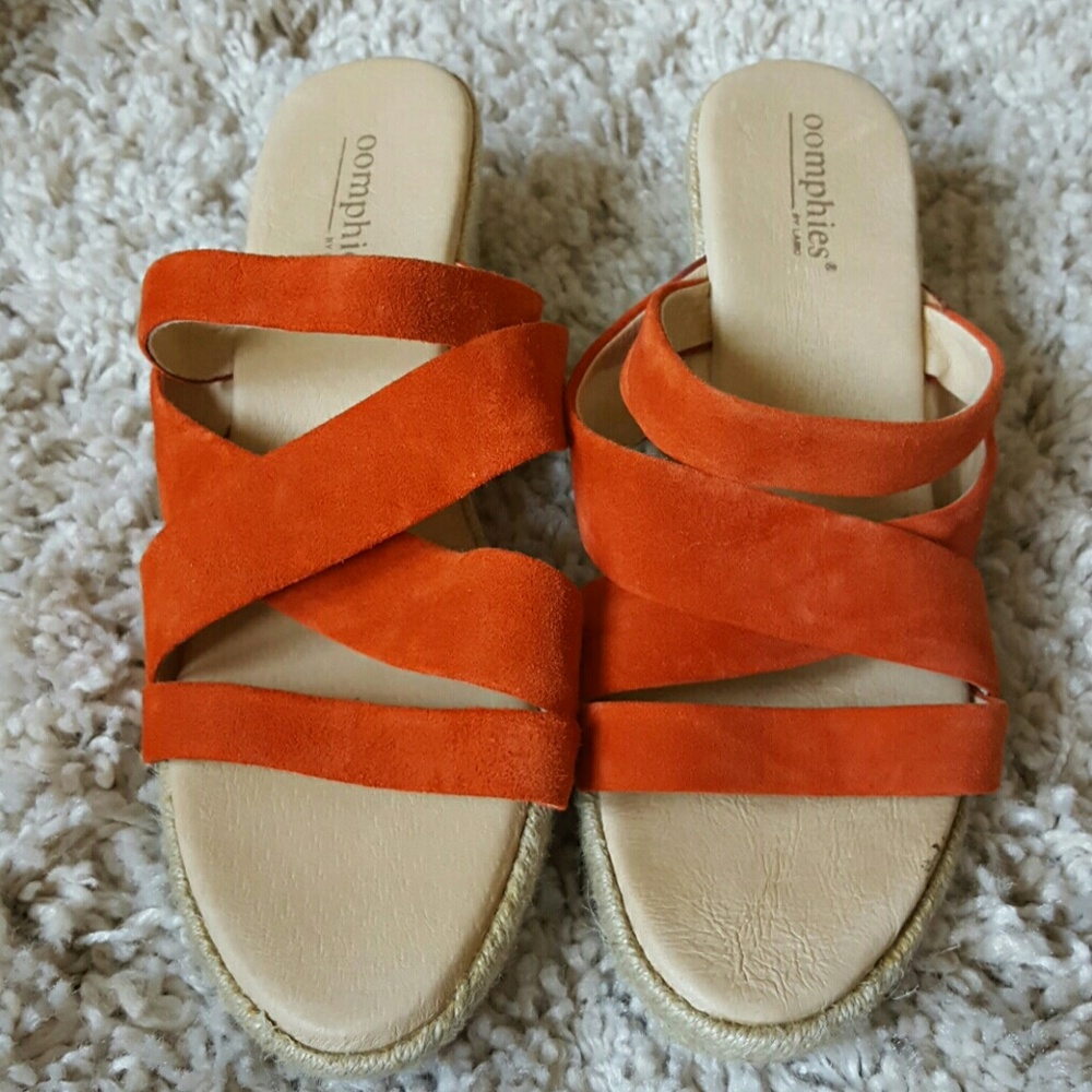 Oomphies by LAMO Espadrille Wedge Sandals, 9