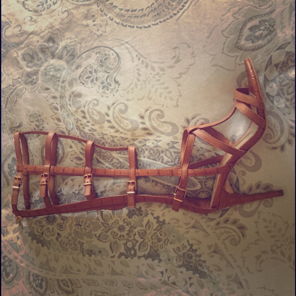 BCBGMAXAZRIA Ma Pia gladiator heels