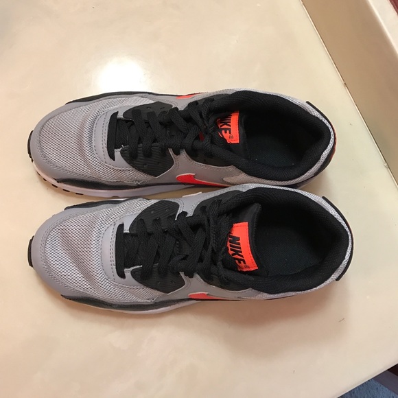 Nike Air Max. Orange and Purple accent! - Picture 2 of 4