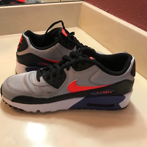 Nike Air Max. Orange and Purple accent! - Picture 4 of 4