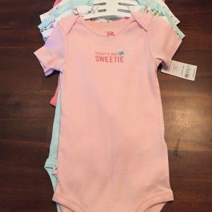 Carters 5 onesie bundle