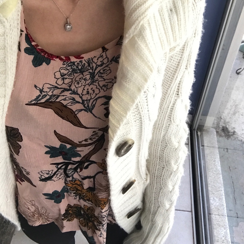 🌸Aeropostale cream colored sweater🌸