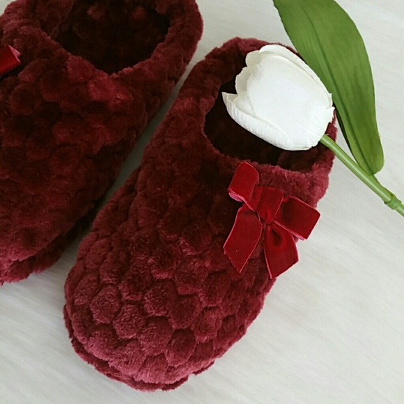 Nwt Memory Foam Slippers M (7-8) - Picture 3 of 6
