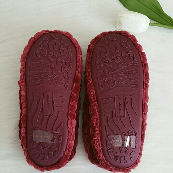Nwt Memory Foam Slippers M (7-8) - Picture 6 of 6
