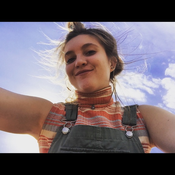 Meet your Posher, Celeste - Picture 2 of 2