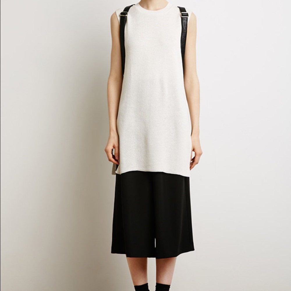 New Forever 21 Cream Longline Side-slit Top Size S