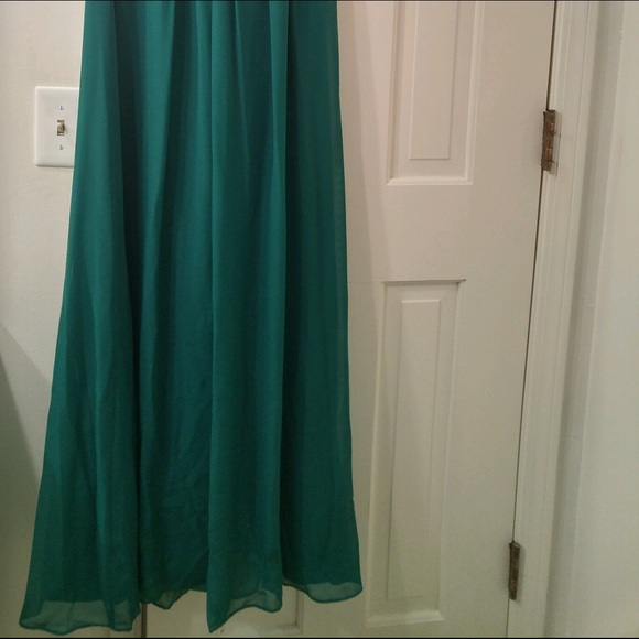 Emerald green prom dress - Picture 5 of 7