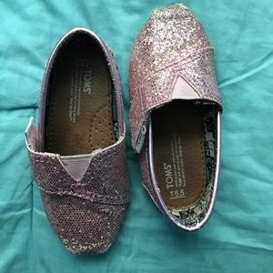 Little girls Toms