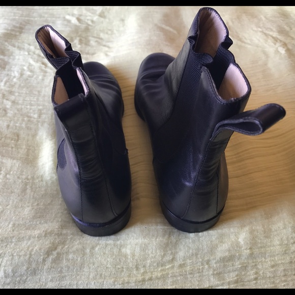 **Authentic Gucci Ankle Boots** - Picture 6 of 6