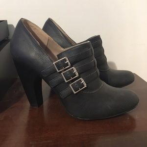 Bootie heels Size 7