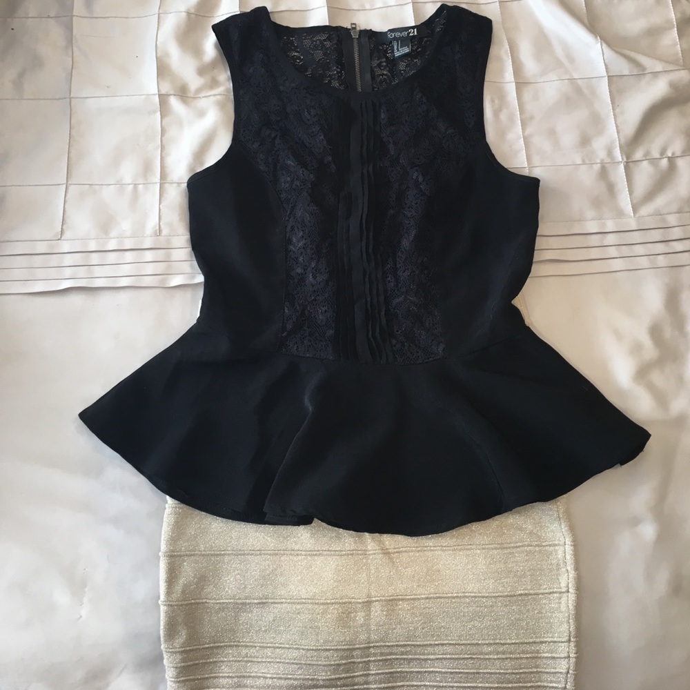 Black lace zip up peplum top!