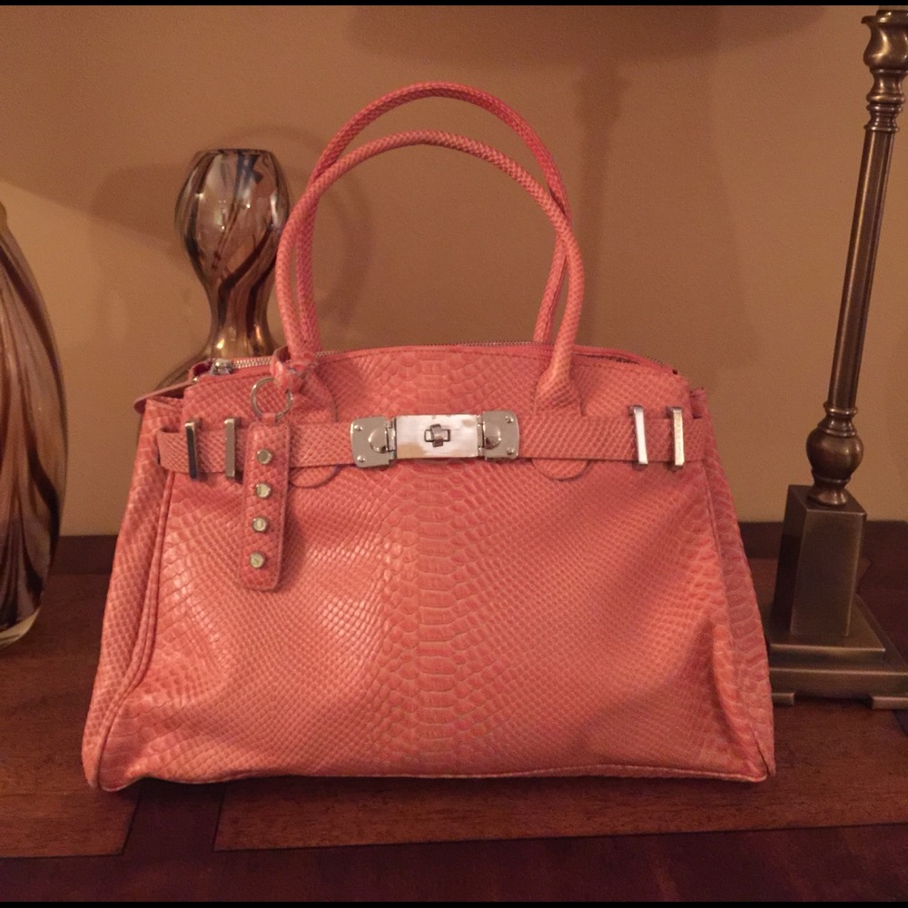Pedro Rogado Elos Satchel