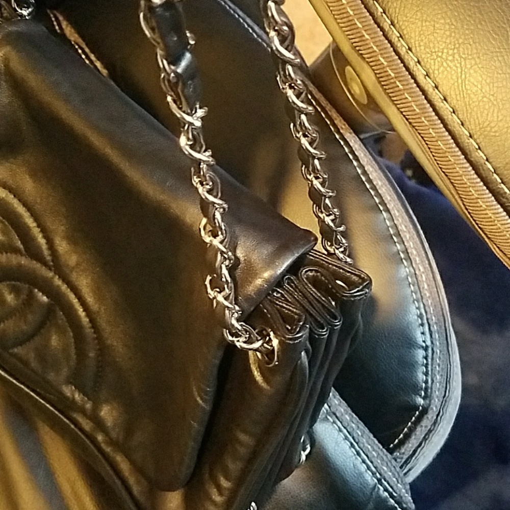 Authentic Chanel Black Purse with dustbag - Picture 8 of 8