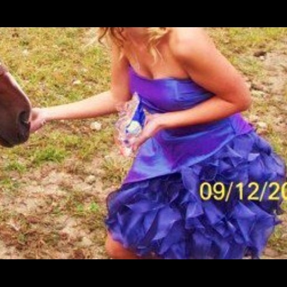 Cute Purple Frilly Dress - Picture 3 of 4