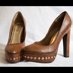 Brown high hells Kenneth Cole Reaction