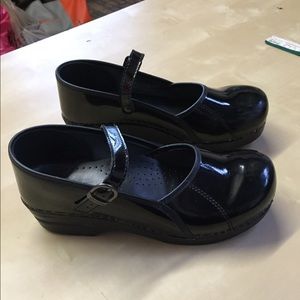 Dansko patent leather Marcelle Maryjane clogs 41