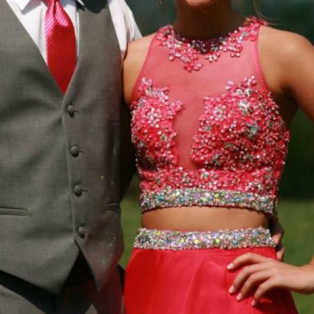 PROM DRESS‼️ - Picture 3 of 4