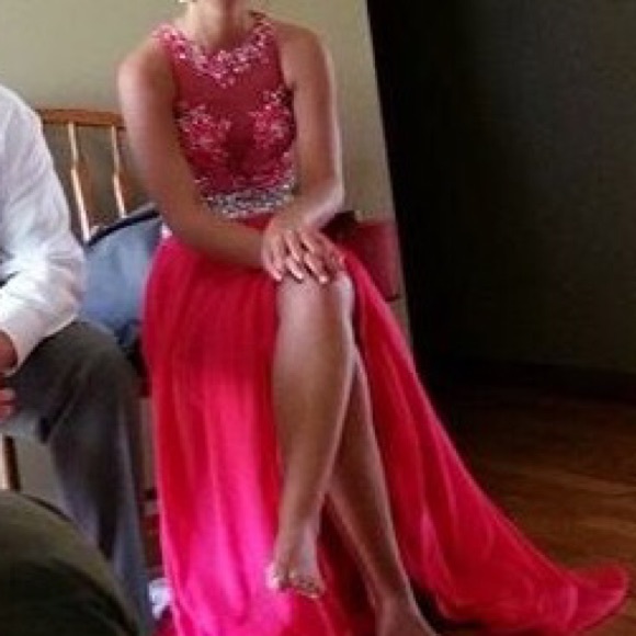 PROM DRESS‼️ - Picture 2 of 4