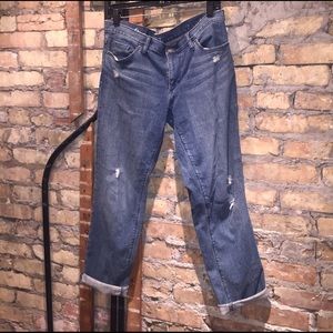 LOFT boyfriend Capri jeans!