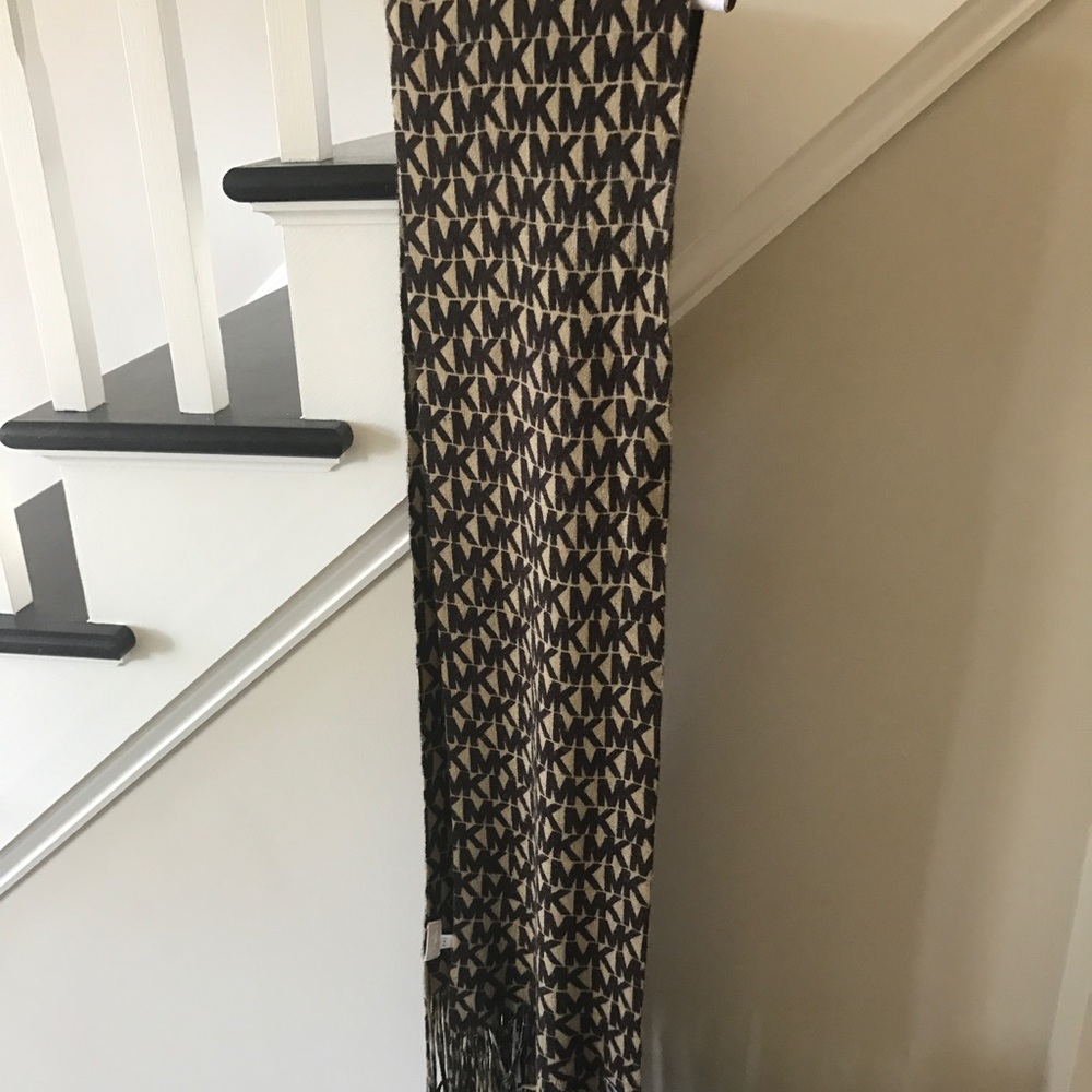 MK authentic Scarf