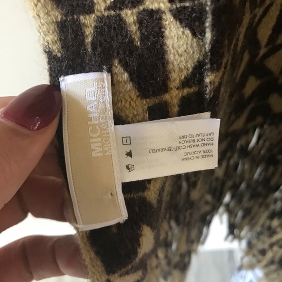 MK authentic Scarf - Picture 3 of 4