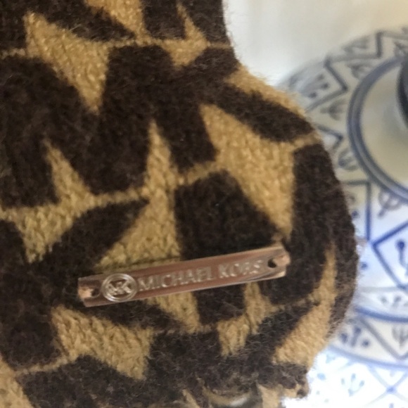 MK authentic Scarf - Picture 4 of 4