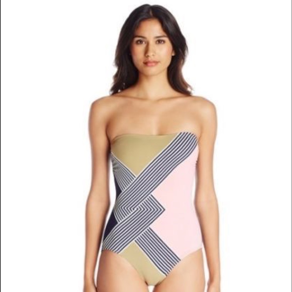 Vince Camuto Bandeau Maillot Deco Waves Swimsuit