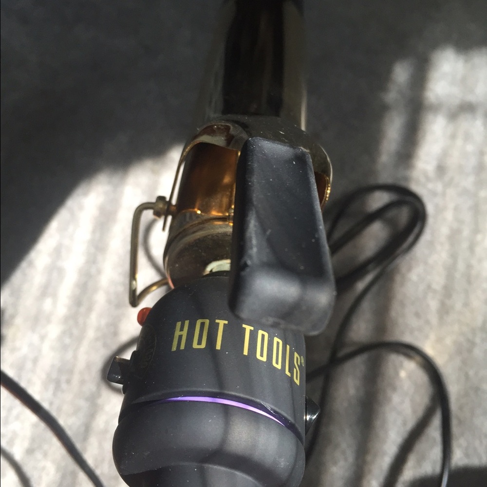 Hot Tools  1  1/2 inches curling iron