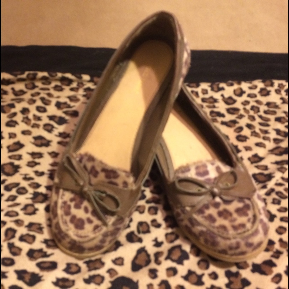 Leopard print moccasins