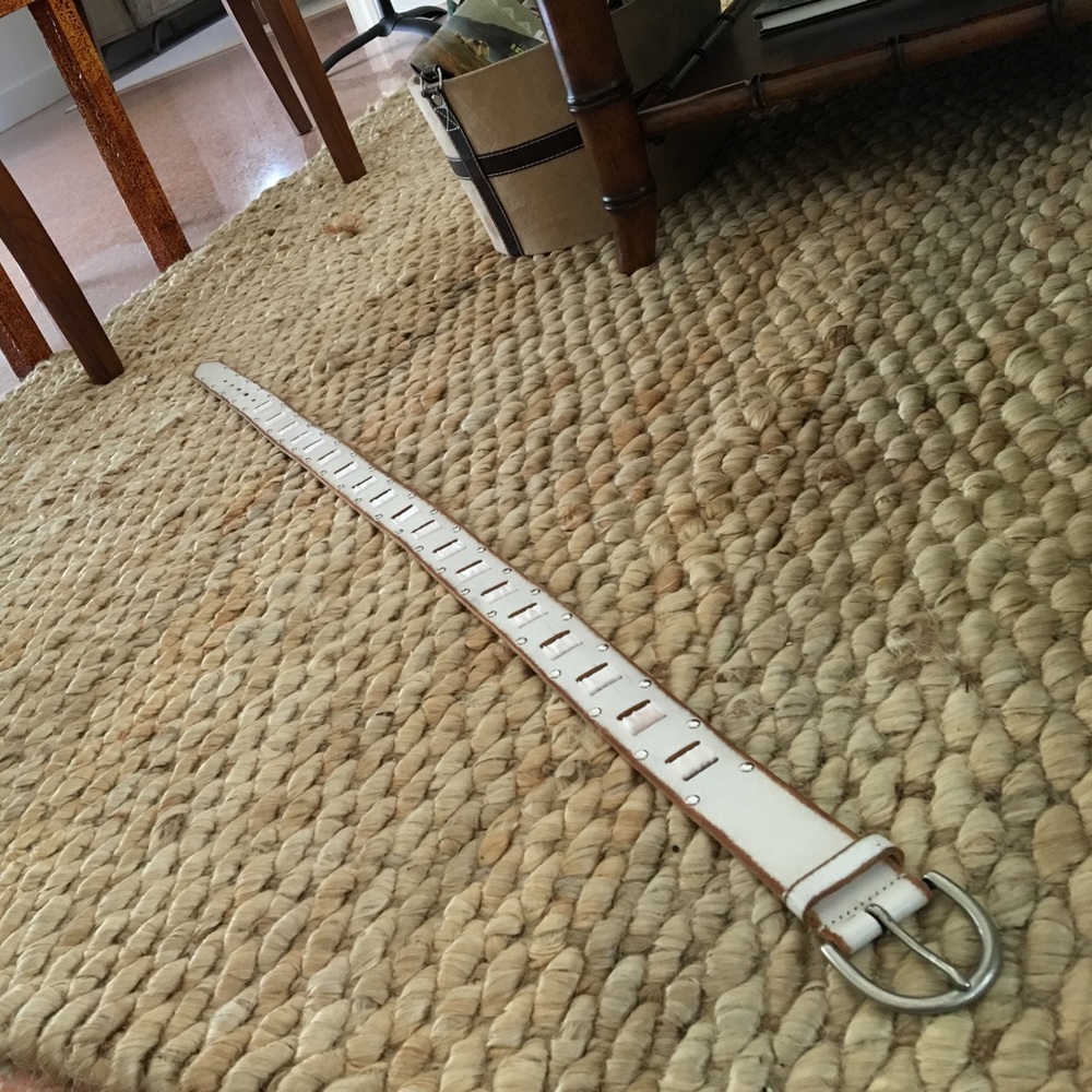 Nashville Made. White Leather Belt.