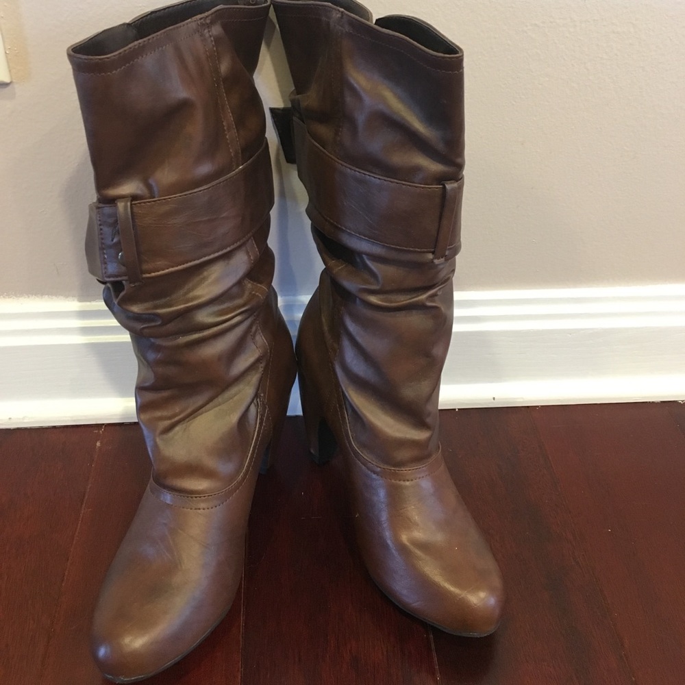 Size 8, brown boots with heels