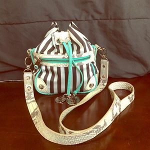 **SOLD**Small Henri Bendel crossbody