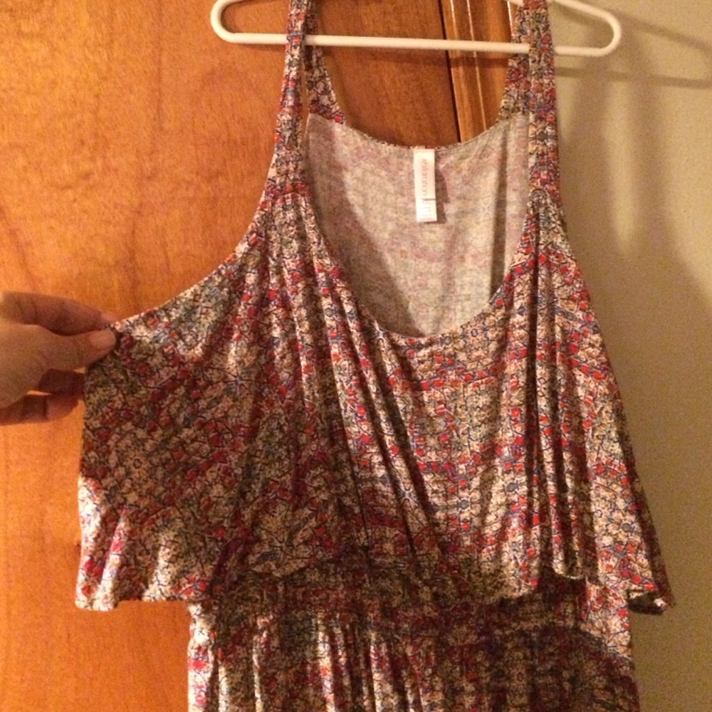 Sleeveless flowy summer dress