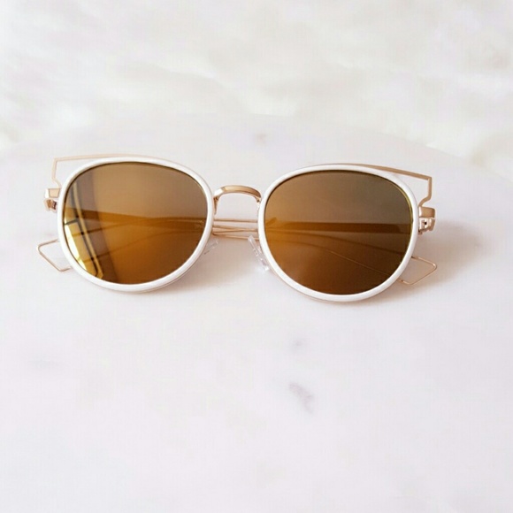 🎉Sale🎉 Iconic Rim Oval Sunglasses - Picture 2 of 8