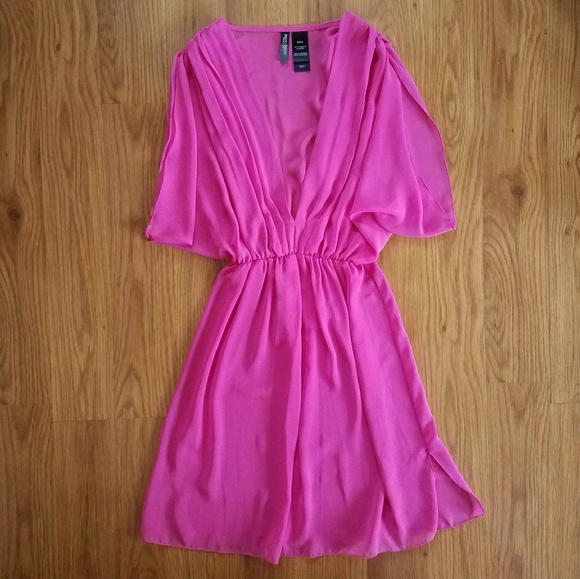 Bisou Bisou Tops - 💟HP💟 Bisou Bisou pink sheer sleeveless tunic