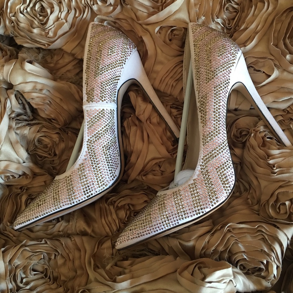 Nude rhinestone pumps