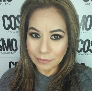 Meet your Posher, Dina