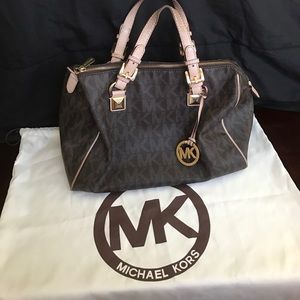 👜Authentic Michael Kors Grayson w/dust bag👜