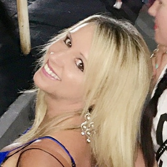 Meet your Posher, Cindy - Picture 1 of 1