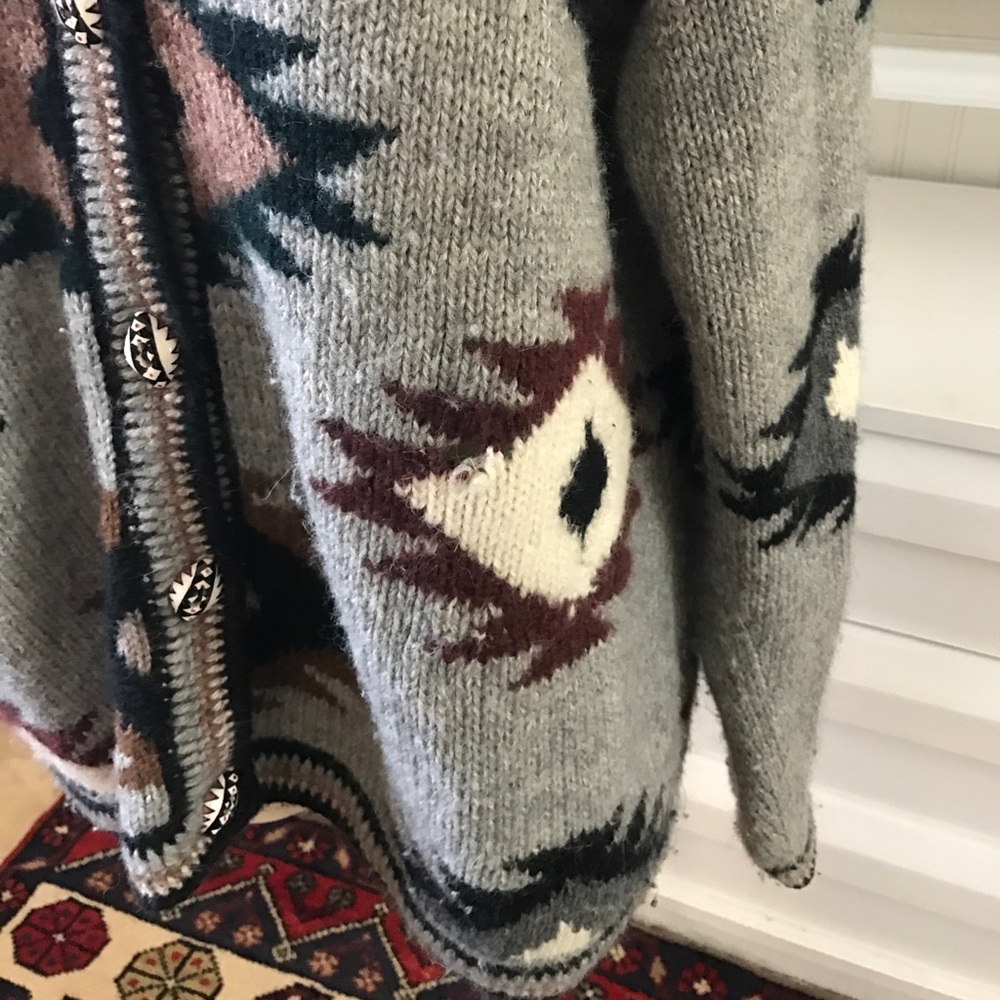 4/$25🎈Vintage hand knit sweater Aztec - Picture 3 of 6