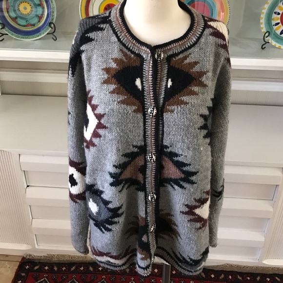 Vintage Sweaters - 4/$25🎈Vintage hand knit sweater Aztec