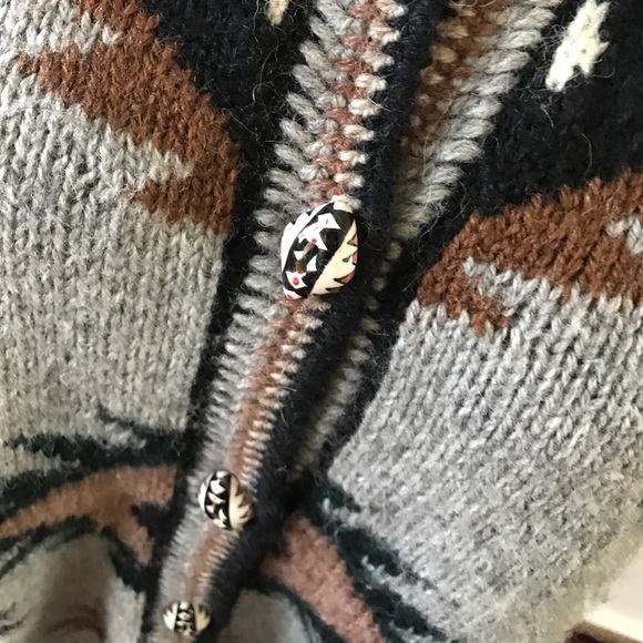4/$25🎈Vintage hand knit sweater Aztec - Picture 2 of 6