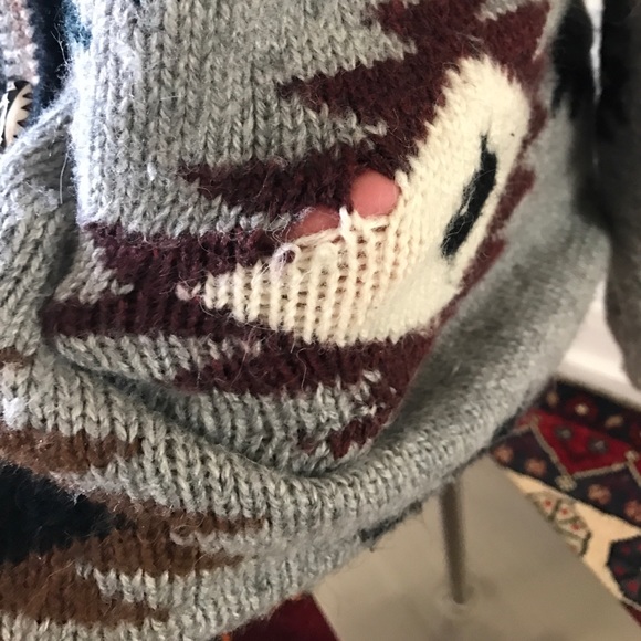 4/$25🎈Vintage hand knit sweater Aztec - Picture 4 of 6