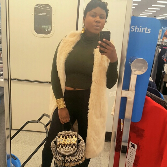 Meet your Posher Deja im new here so help me out - Picture 6 of 8