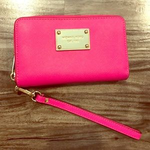 Michael Kors Wristlet Wallet