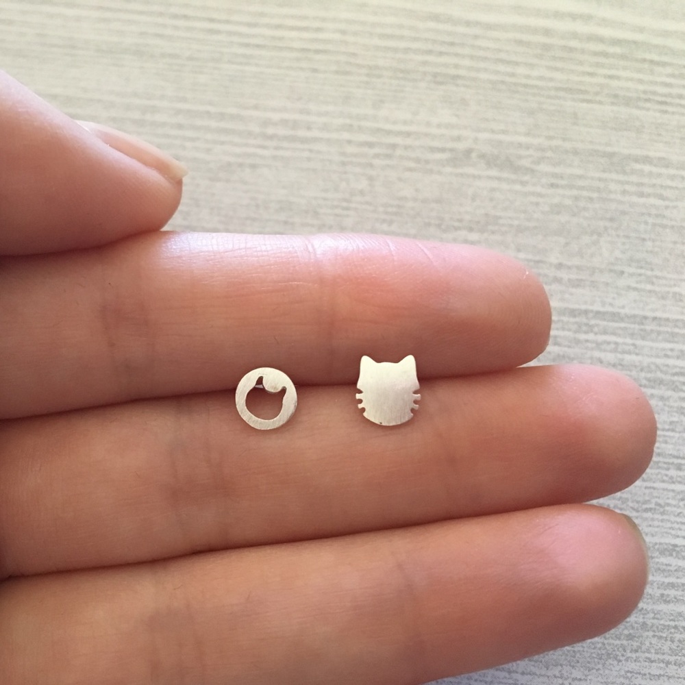 Cat stud Earrings