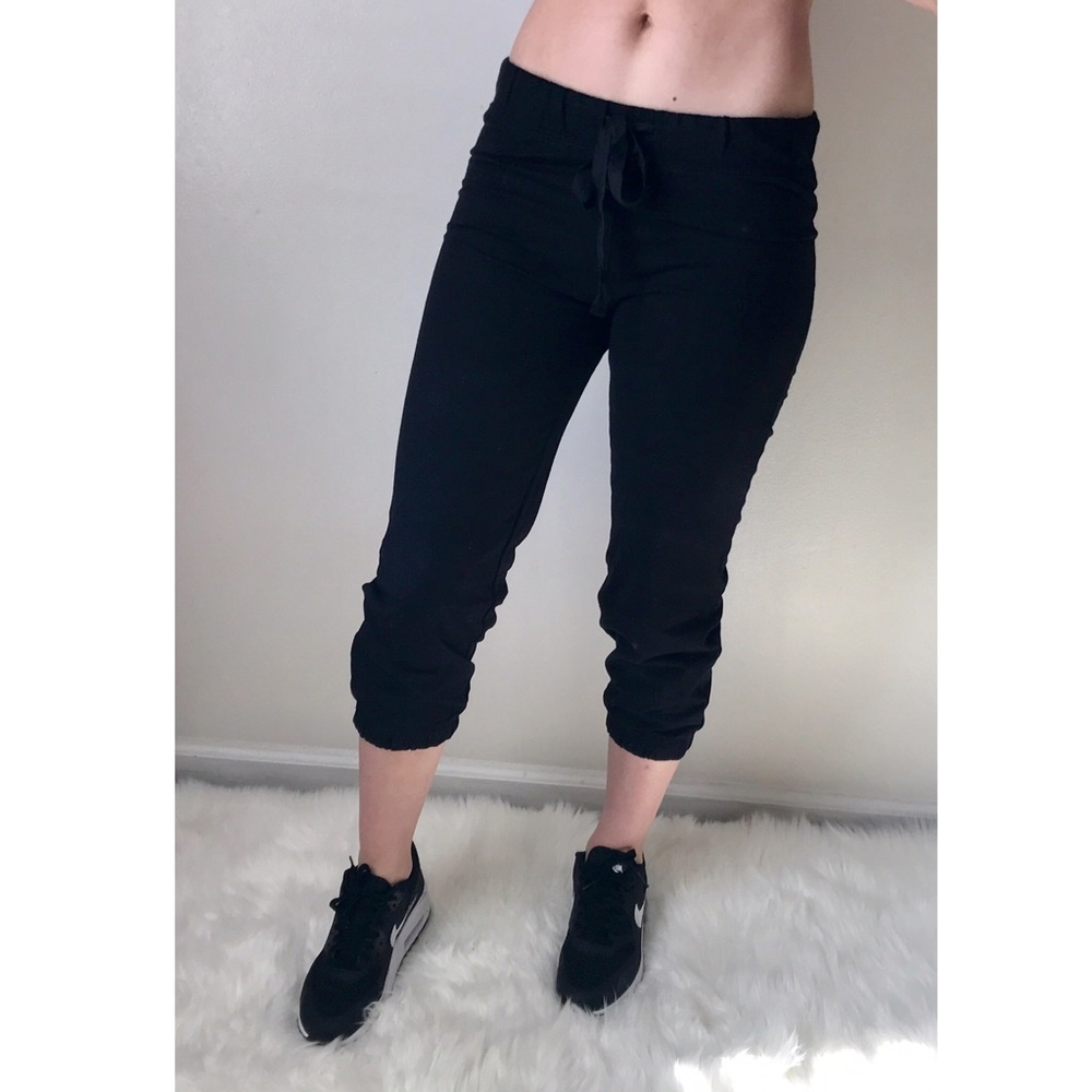 Essential Basic Black Cropped Joggers