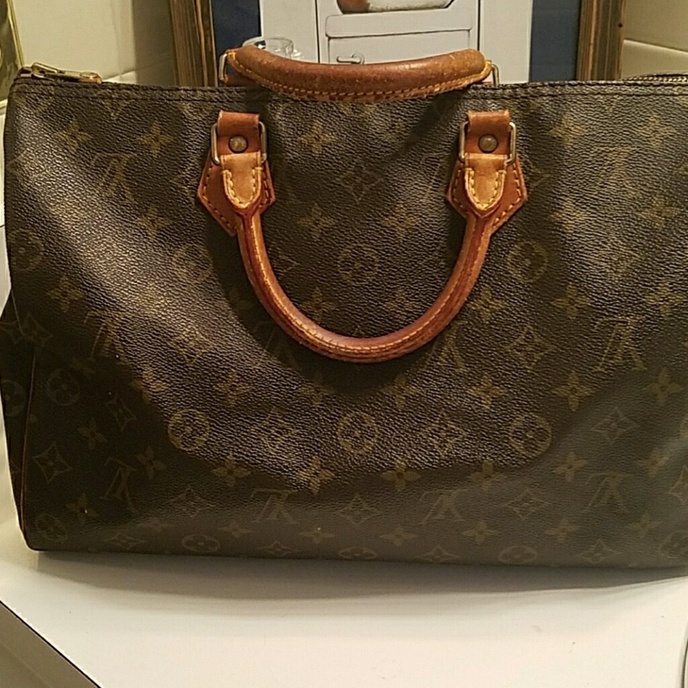 Authentiv Louis Vuitton Speedy 35