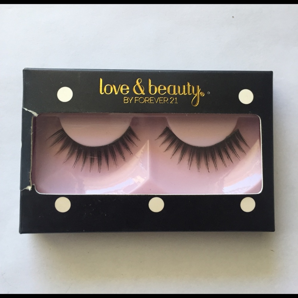Forever 21 Love & Beauty Fashion Black Lashes NWT