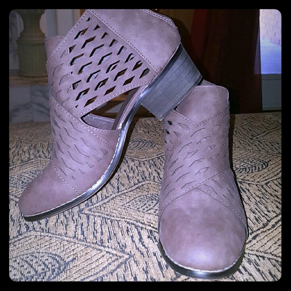 Rue21 Shoes - Super cute spring ankle booties